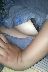 Isteri melayu bertudung